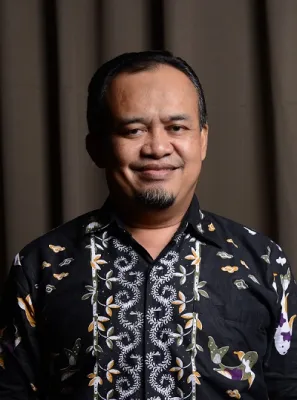 Dr. Asep Agus Handaka Suryana